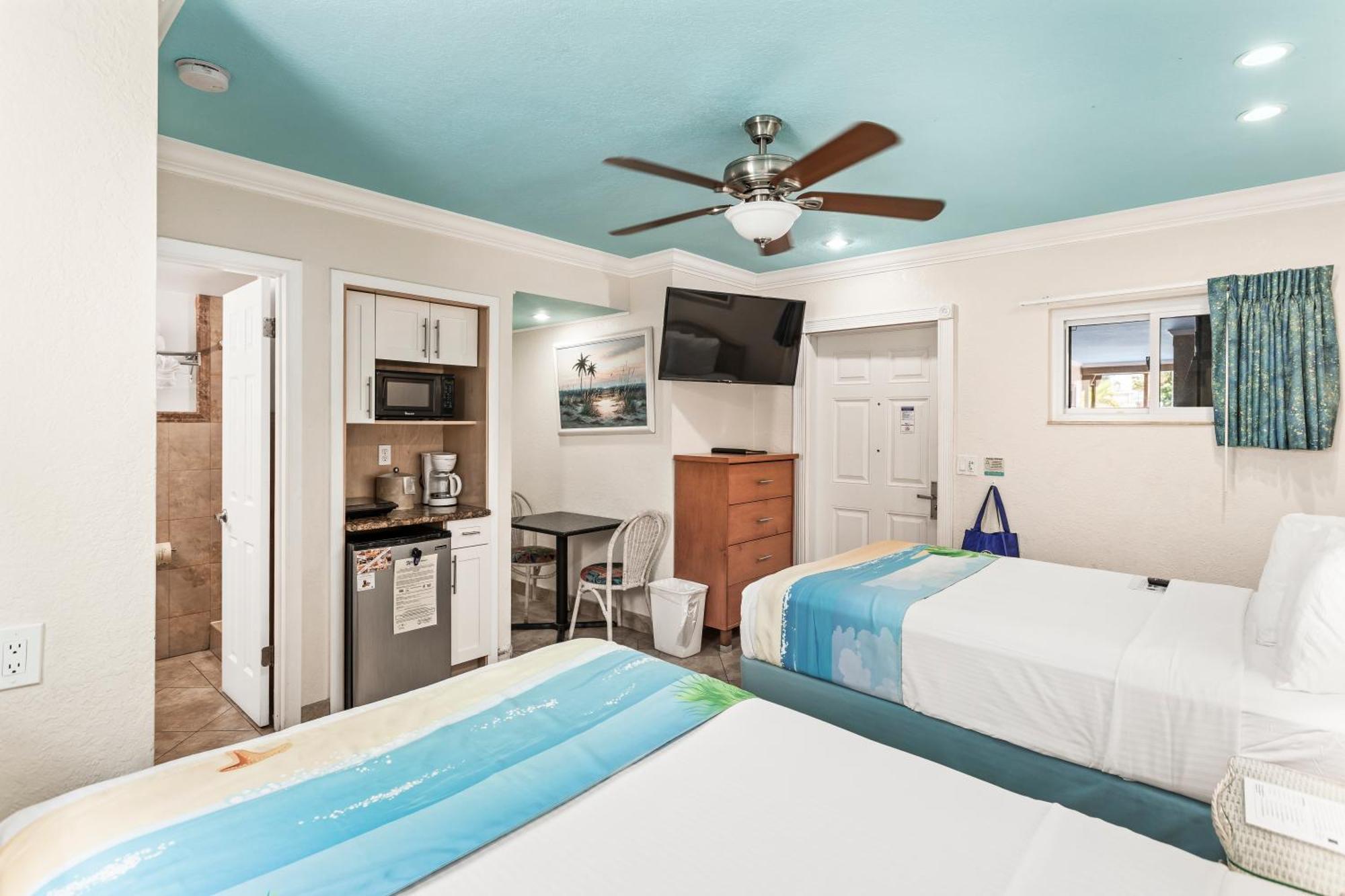 Bay Palms Waterfront Resort - Hotel And Marina St. Pete Beach Room photo
