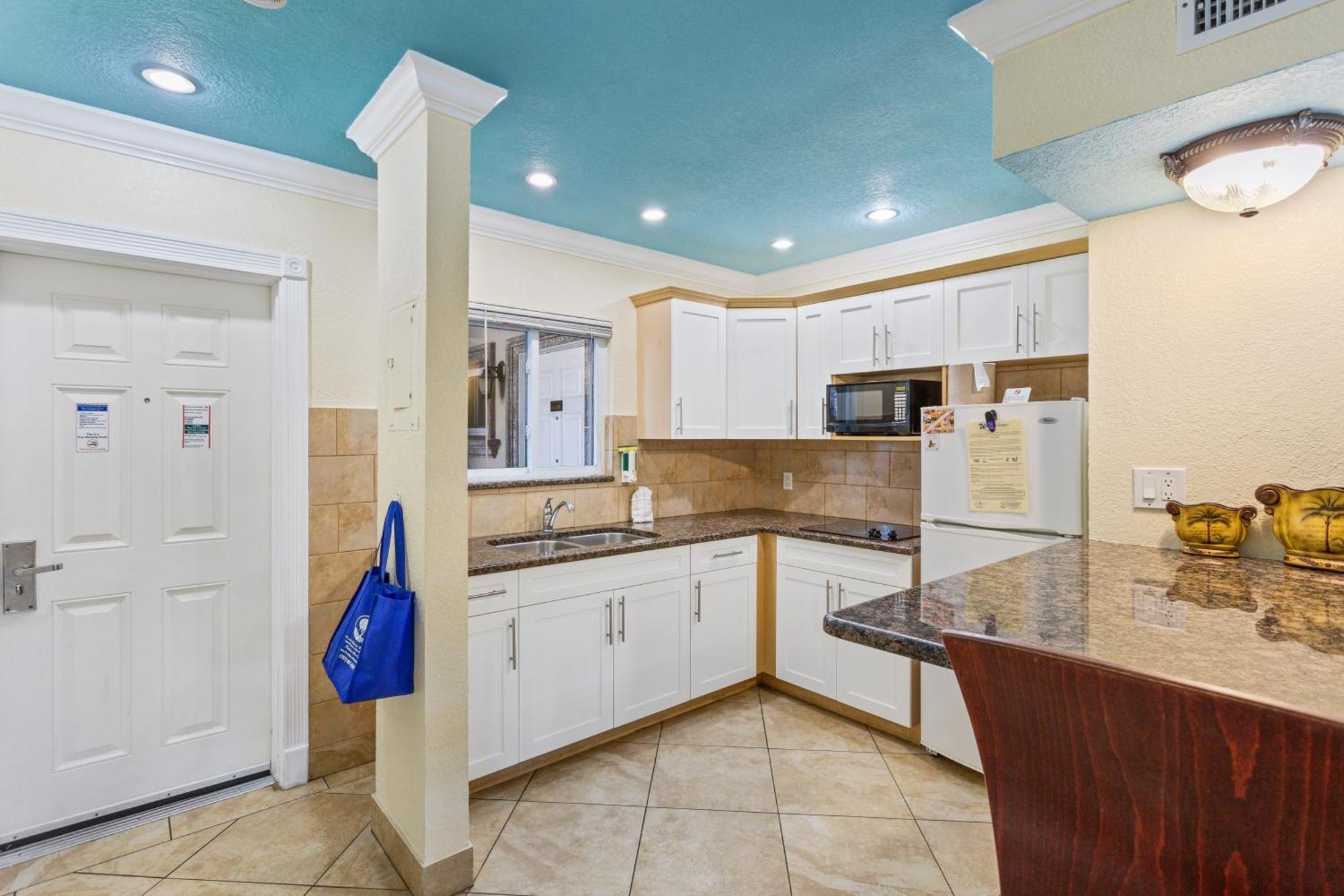 Bay Palms Waterfront Resort - Hotel And Marina St. Pete Beach Room photo