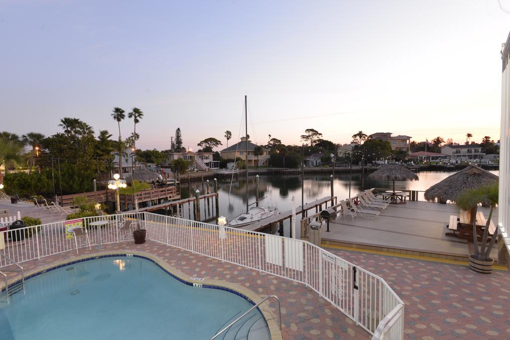Bay Palms Waterfront Resort - Hotel And Marina St. Pete Beach Exterior photo