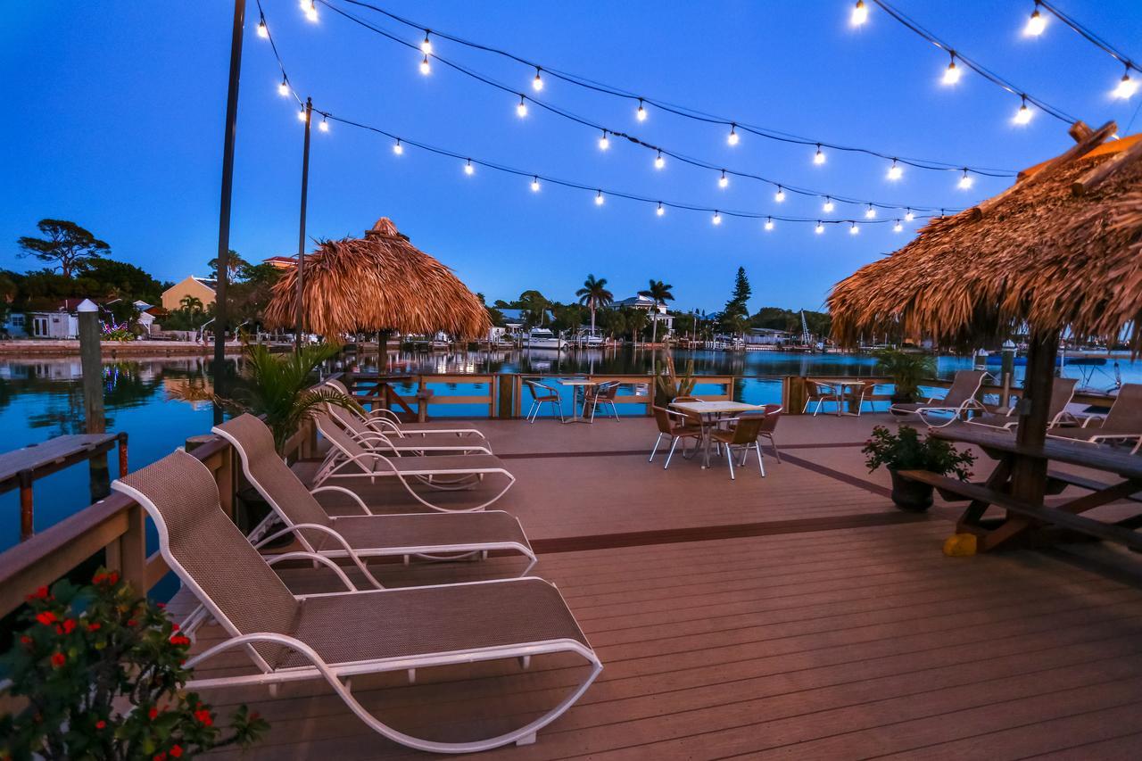 Bay Palms Waterfront Resort - Hotel And Marina St. Pete Beach Exterior photo