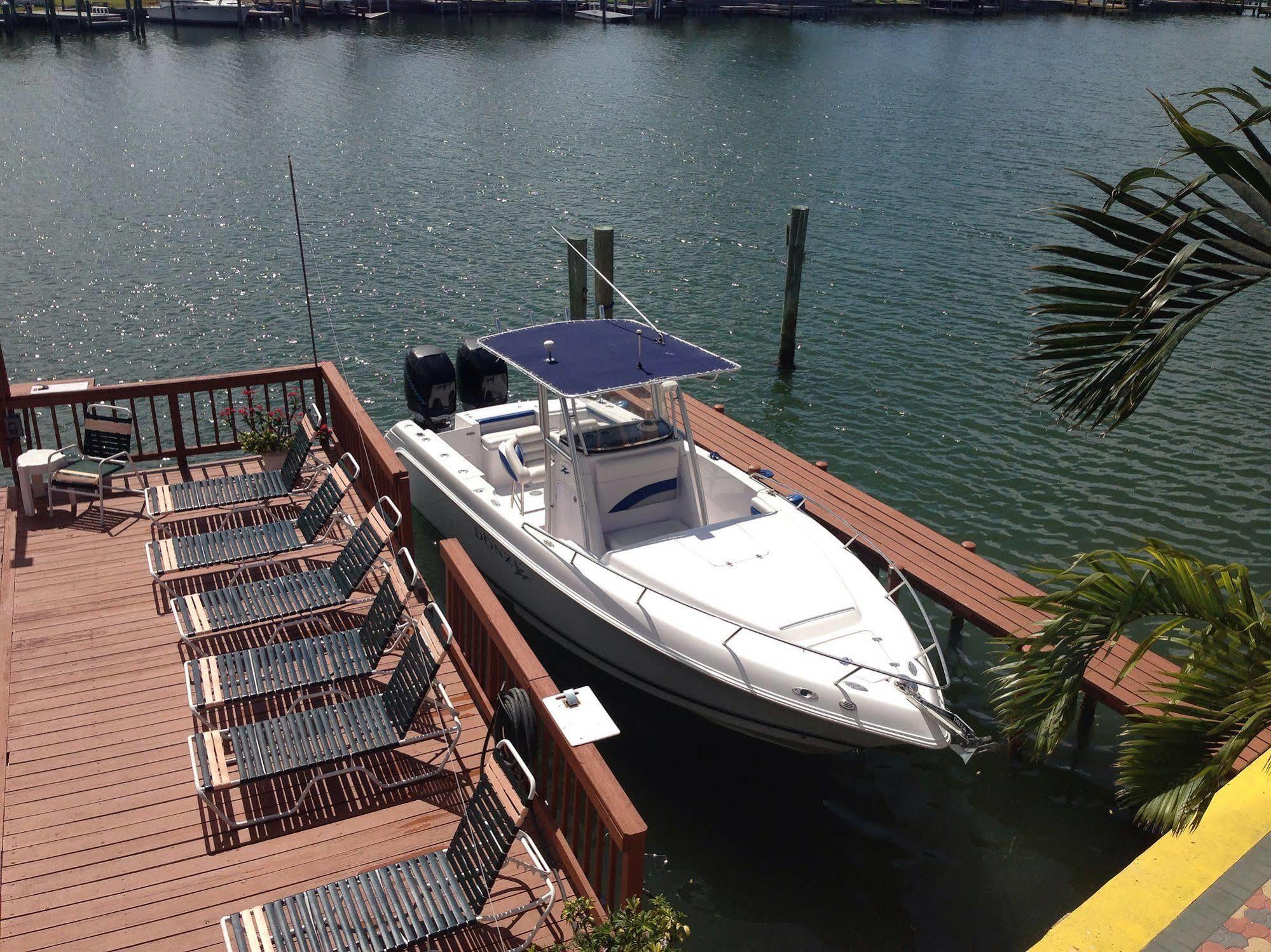 Bay Palms Waterfront Resort - Hotel And Marina St. Pete Beach Exterior photo