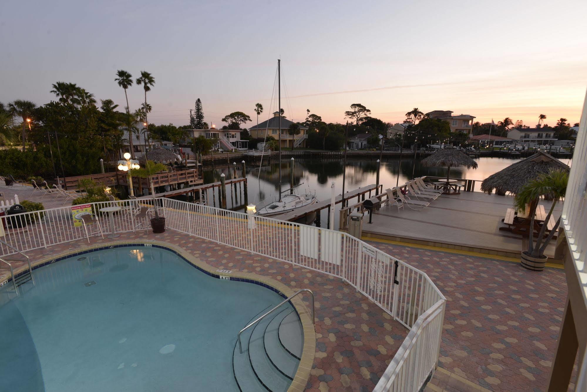 Bay Palms Waterfront Resort - Hotel And Marina St. Pete Beach Exterior photo