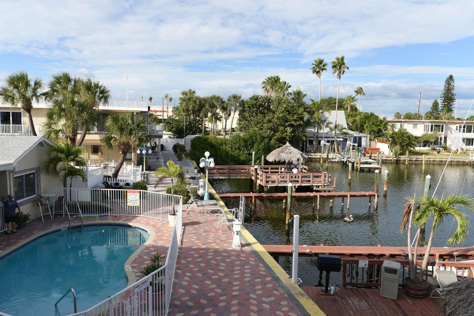 Bay Palms Waterfront Resort - Hotel And Marina St. Pete Beach Exterior photo